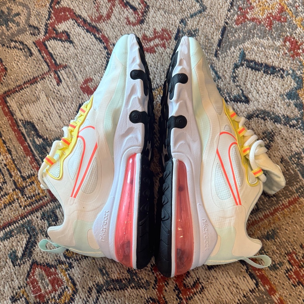Nike Women's Air Max 270 - NWOB - Picture 6 of 6